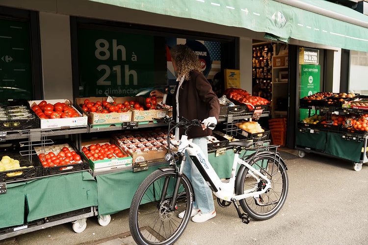 Woman carrying groceries on Onesport OT05