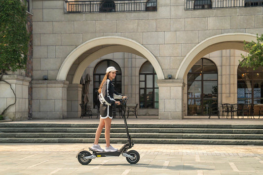 OOTD T10 at 399 euro for female commuters